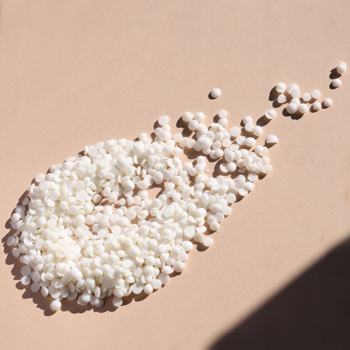 Wosk sojowy KeraSoy Container 4130 do świec zalewanych 1 kg