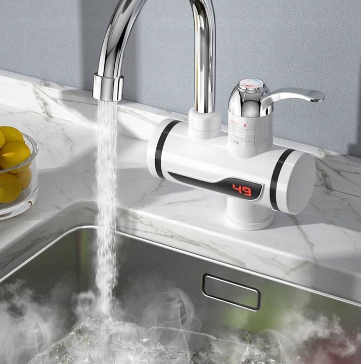 ELEKTRYCZNY PRZEPŁYWOWY PODGRZEWACZ WODY 3000 LCD GRZAŁK NADUMYWALKOWY KRAN