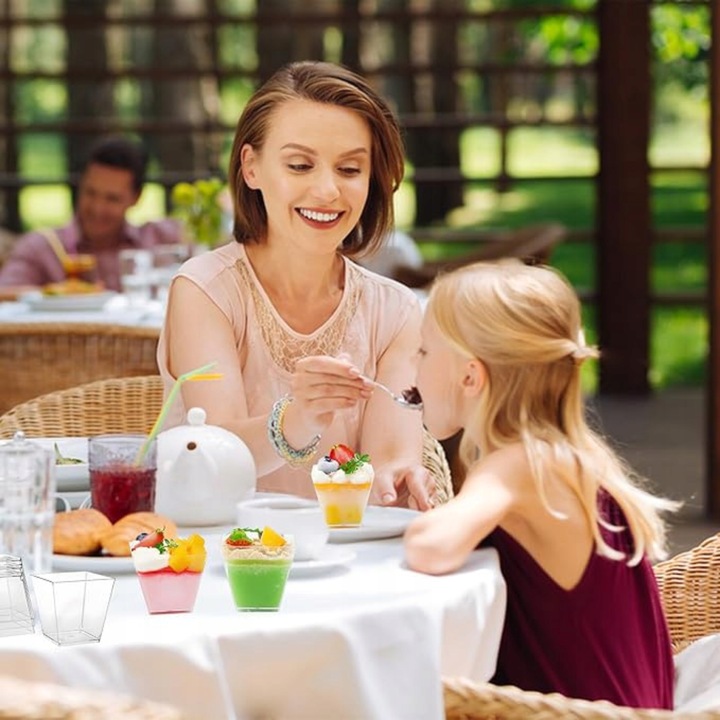 PUCHARKI KWADRATOWE DO DESERÓW 120ml 50szt NA PRZEKĄSKI DESERY POJEMNIKI