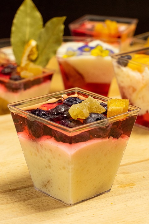 Pucharki Kwadratowe do Deserów 120ml 50szt na Przekąski Desery Pojemniki