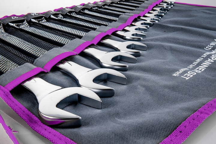 ZESTAW KLUCZY PŁASKO-OCZKOWYCH 14 ELEMENTÓW 10-32 MM NA PŁACHCIE