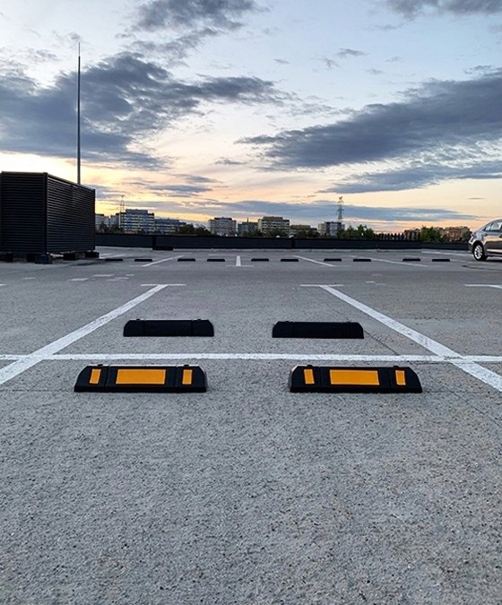 OGRANICZNIK SEPARATOR ODBOJNIK PARKINGOWY 57CM BLOKADA NAJAZD