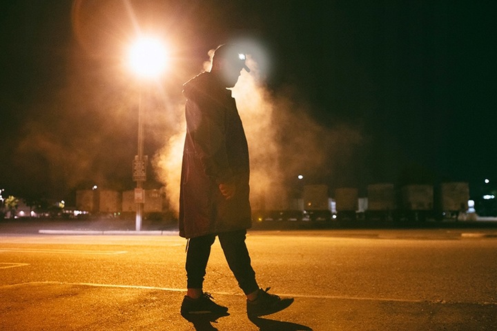 CZAPKA Z LATARKĄ LAMPKĄ LED ŁADOWANIE USB DOTYKOWA