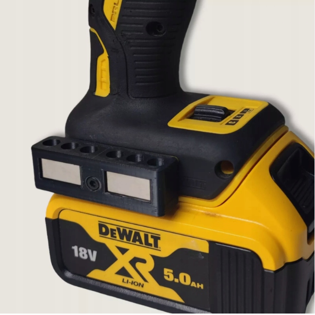 Magnetyczny uchwyt na bity do narzędzi DeWALT