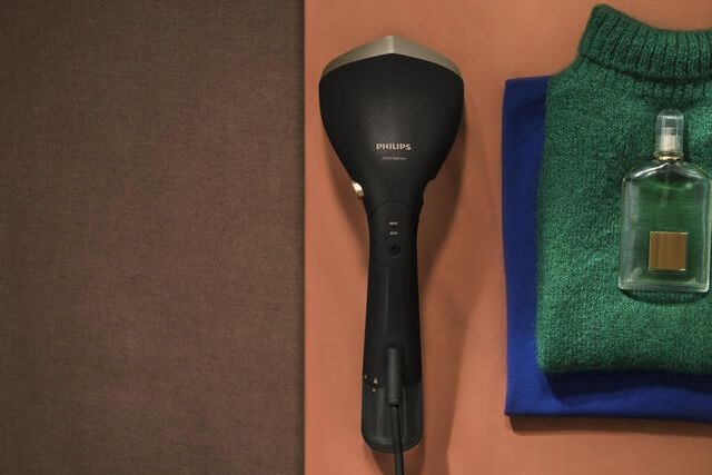 Parownica do ubrań steamer Philips STH7060/80