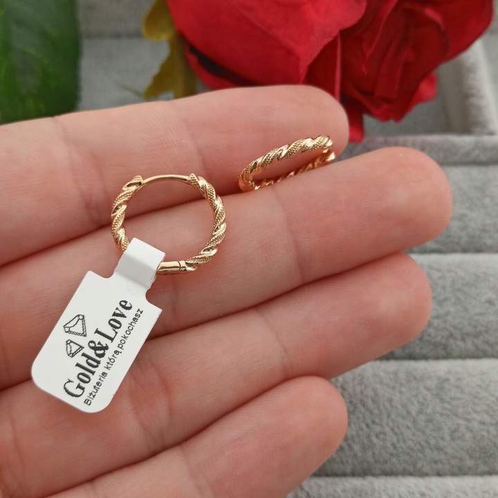 Złote kolczyki codzienne kółka skręcane dla kobiety pozłacane na prezent