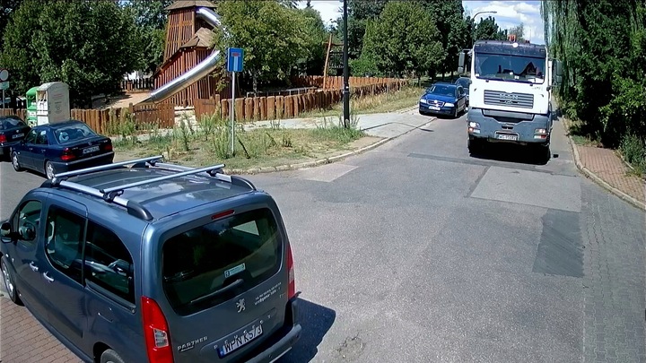 KAMERA MONITORINGU 2MPX 3,6mm IR30m FULL HD IP66 AHD CVI CVBS NA