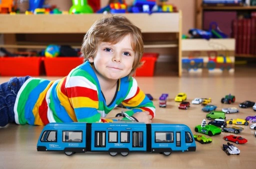 TRAMWAJ TROLEJBUS ZABAWKA NA BATERIĘ ŚWIATŁO DŹWIĘK OTWIERANE DRZWI 44CM