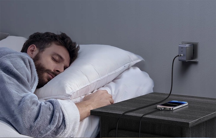 UGREEN ŁADOWARKA SIECIOWA USB 3X USB TYPU C 1 x USB SZYBKIE ŁADOWANIE 100W