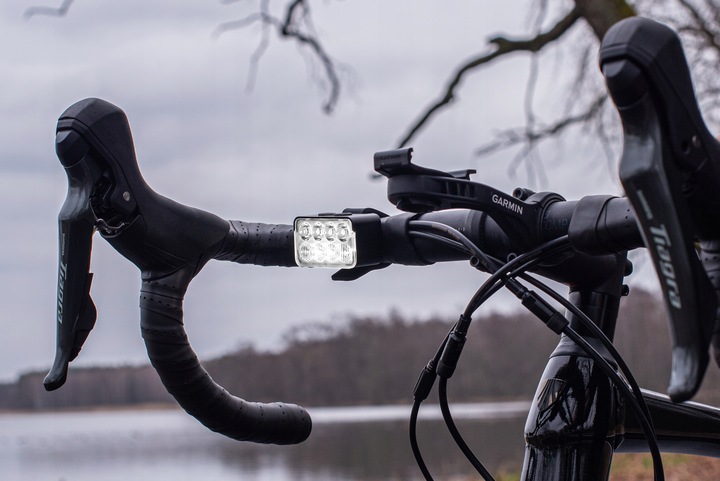 LAMPKA ROWEROWA PRZÓD 8xLED MOCNA JASNA 900LM OŚWIETLENIE ROWER USB-C VAYOX