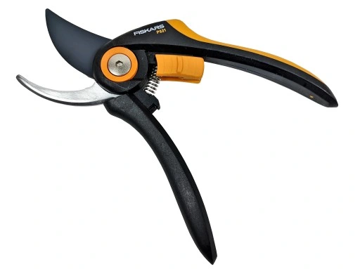 Sekator nożycowy do gałęzi FISKARS P521 Plus do 24 mm lekki, mały i trwały