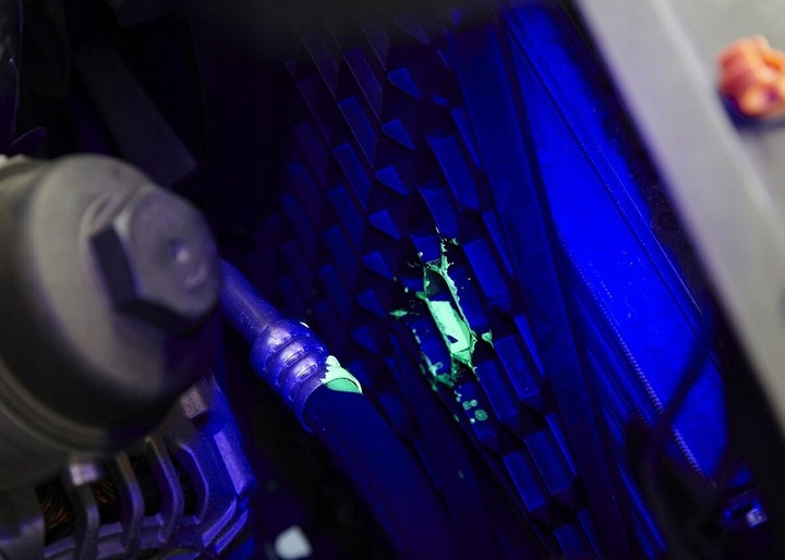 Zestaw 4w1 do napełniania klimatyzacji gaz, olej, uszczelniacz z UV R-134a