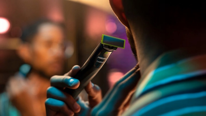 Golarka Philips QP1424/65 One Blade Black z etui i regulowaną nasadką