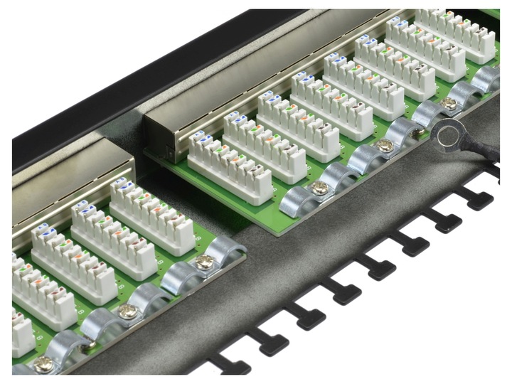 NEKU Patch panel patchpanel RACK 19'' kat6 24p FTP