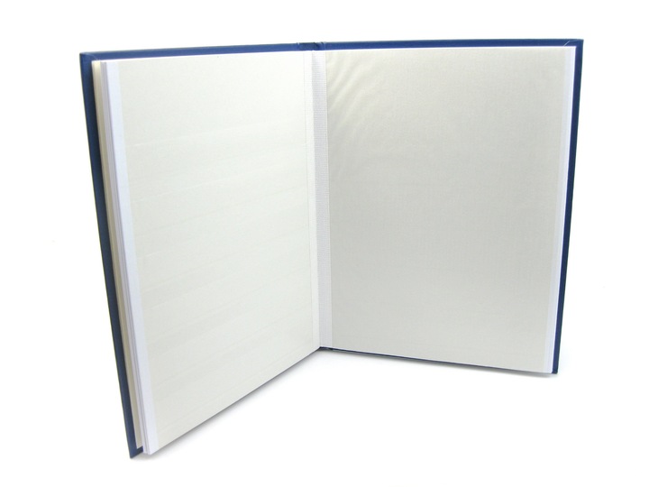 ALBUM KLASER NA ZNACZKI LEUCHTTURM BASIC A4 16 STRON CZARNY