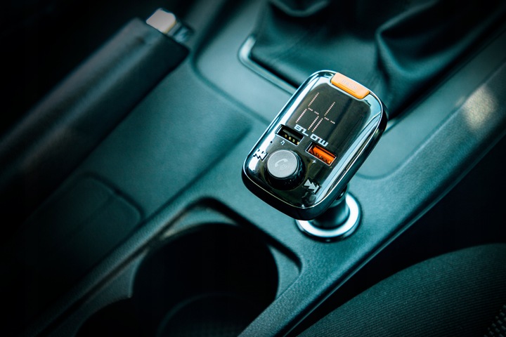 TRANSMITER BLUETOOTH FM ŁADOWARKA 2x USB PD QC BASS ZESTAW GŁOŚNOMÓWIĄCY