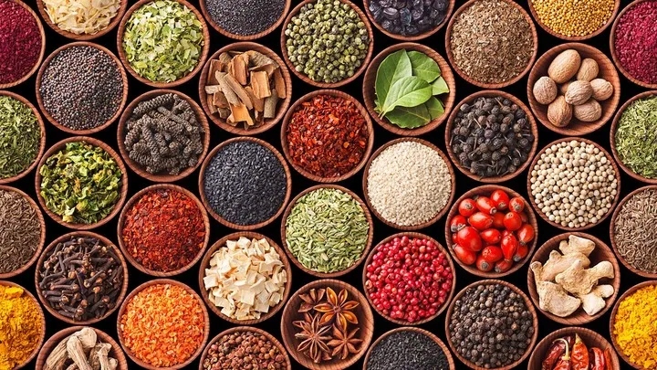 Młynek elektryczny i ROZDRABNIACZ do ziaren kawy ziół orzechów 2w1