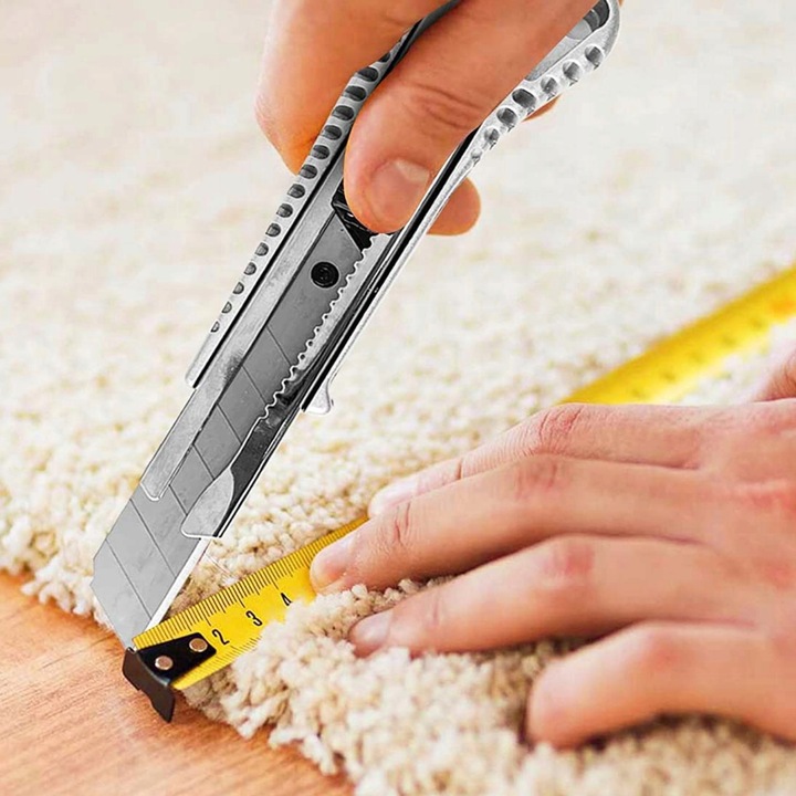 NÓŻ METALOWY NOŻYK TAPECIAK WYSUWANY Z OSTRZAMI OSTRZEM ŁAMANYM DO