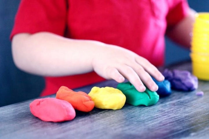 Ciastolina PLAY-DOH maszynka do lodów MAGICZNA LODZIARNIAUNICORN 8 foremek