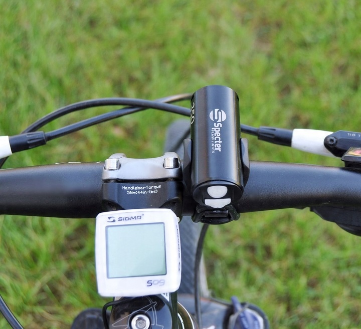 Przednia lampka ROWEROWA LED Specter XPG350 lm latarka uchwyt USB miejska