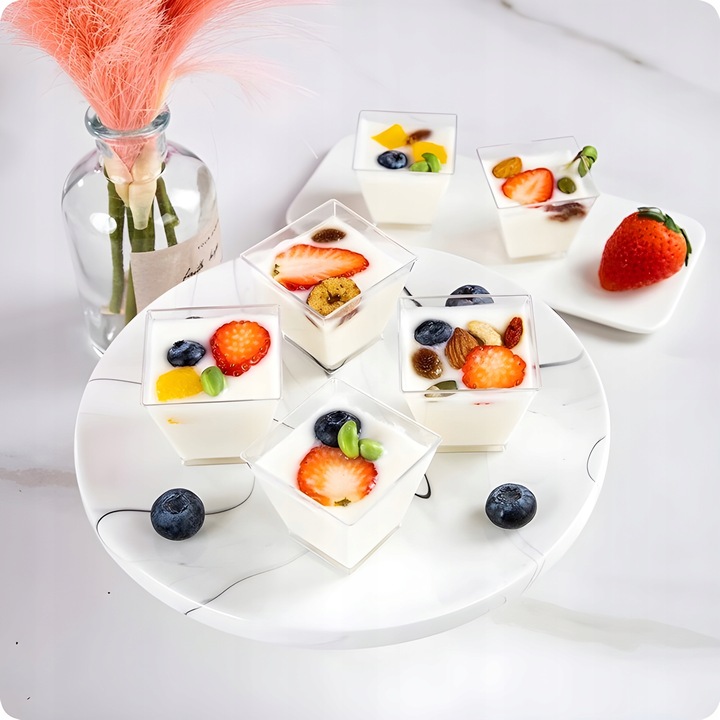 PUCHARKI DO DESERÓW POJEMNIKI NA PRZEKĄSKI PIRAMIDKI KWADRATOWE 120ML