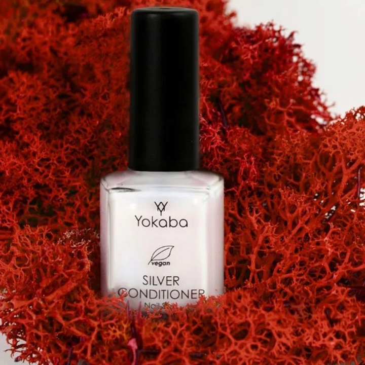 Yokaba Nail Spa Silver Conditioner mleczna odżywka do paznokci perłowa