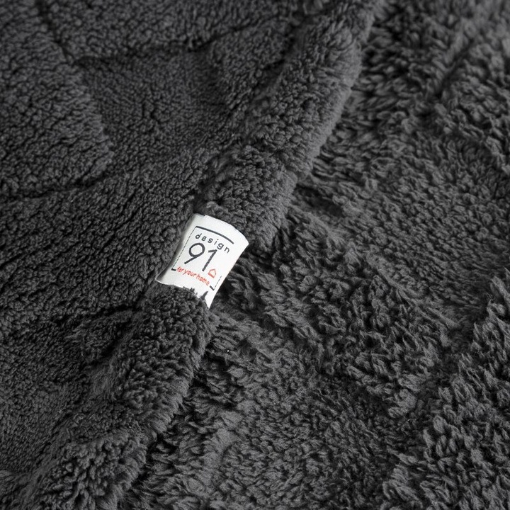 Koc 170x210 CARO stalowy puszysty typu flano z wytłaczanym wzorem