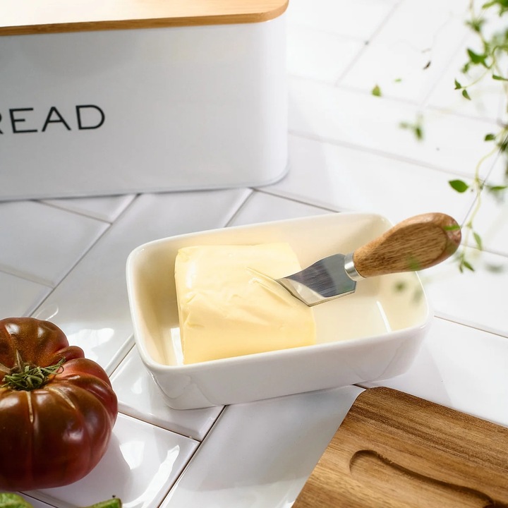 Maselniczka MOOKA porcelanowa z nożykiem i akacjową pokrywką biała