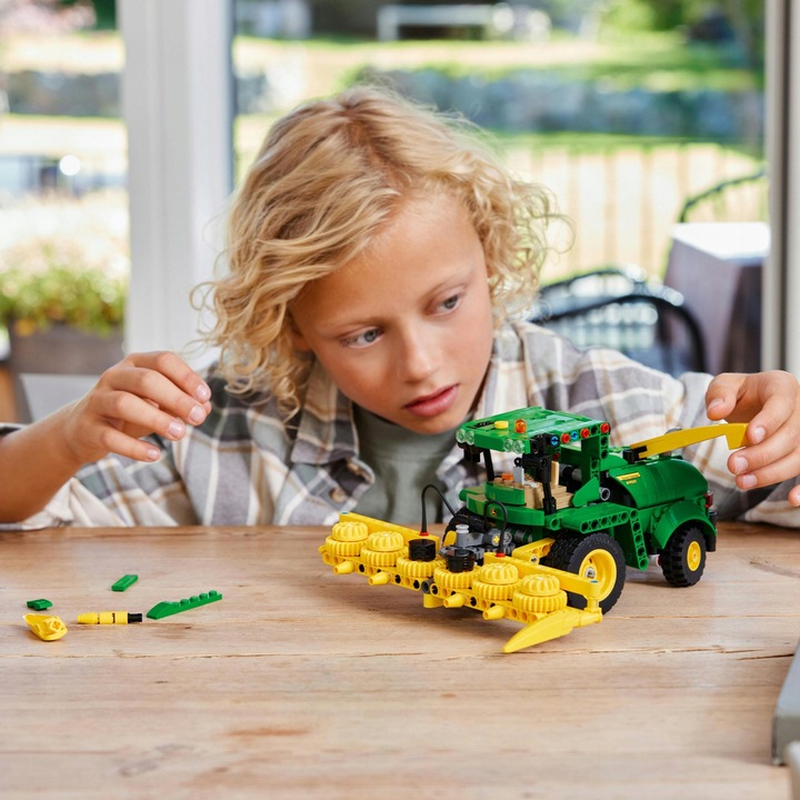 LEGO Technic John Deere 9700 Forage Harvester 42168