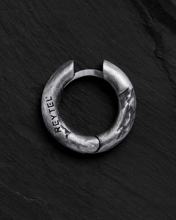 Srebrny kolczyk - kółko KLETTUR