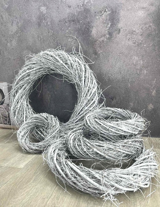 WIANEK WIKLINOWY WIANEK Z PATYKÓW 35CM STROIK