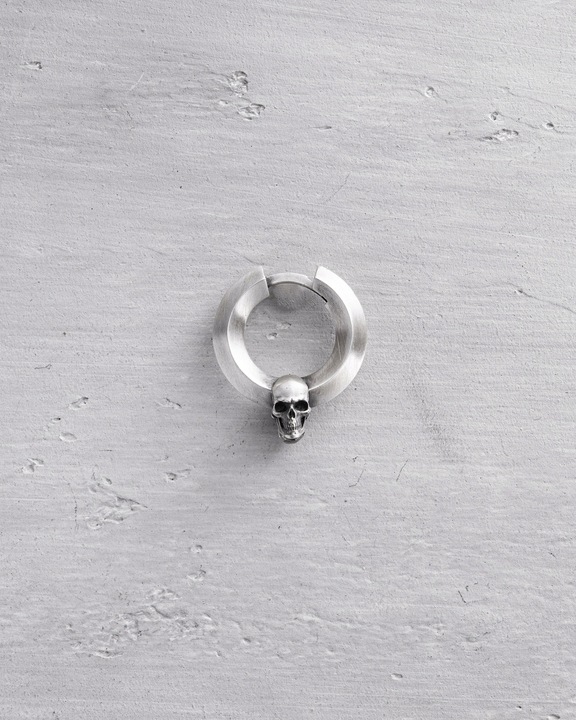 Srebrny kolczyk-kółko CALVARIA