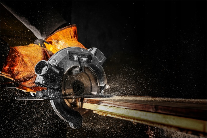 PIŁA TARCZOWA PRZECINARKA PILARKA RĘCZNA DO DREWNA 1600W TARCZA 185MM