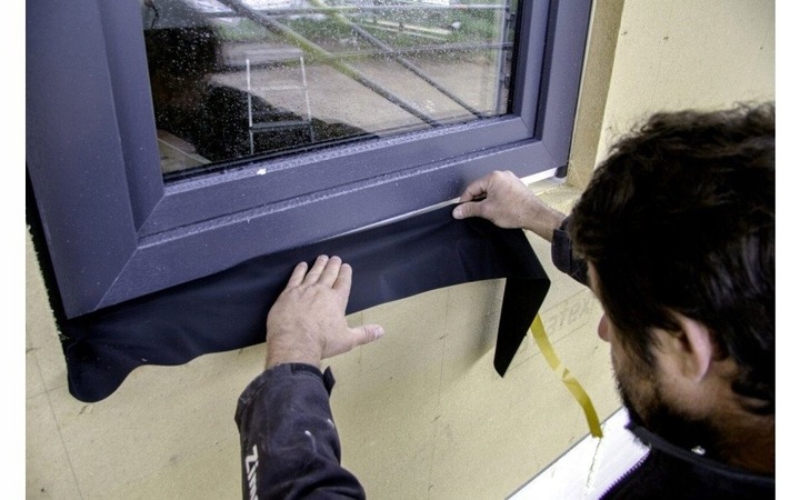 TYTAN klej do EPDM - 600ml CZARNY neutralny bezpieczny dla styropianu xps