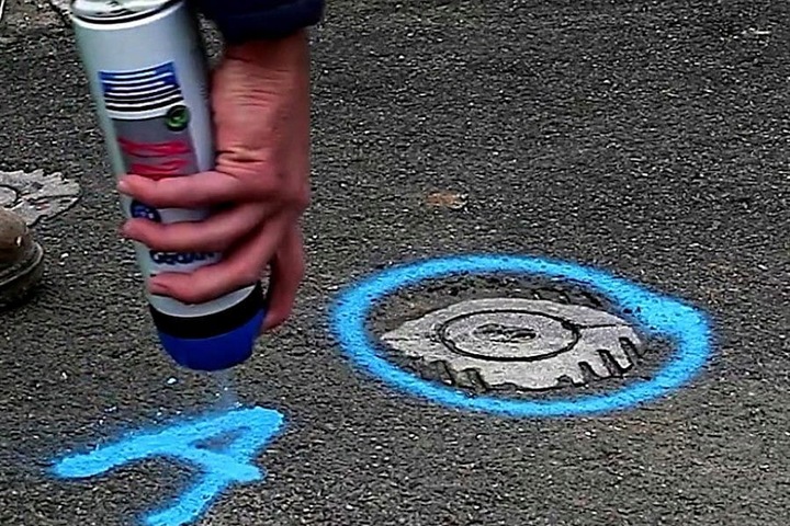 FARBA GEODEZYJNA SPRAY SOPPEC TRACK MARKER 12szt