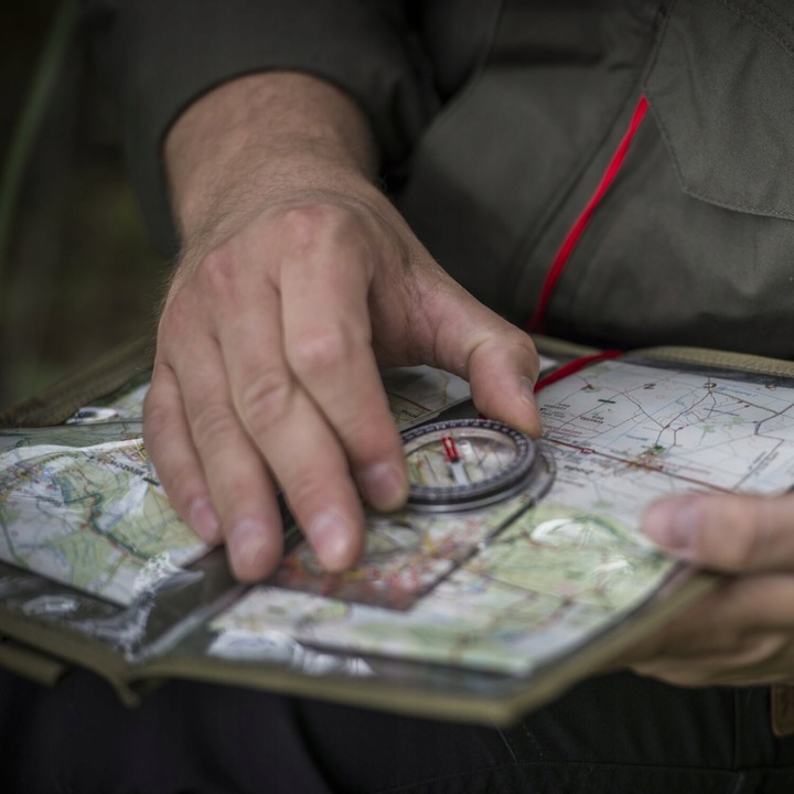 KOMPAS MAPOWY BUSOLA PRZEŹROCZYSTY FOSFORYZUJĄCY HELIKON KOMPAS SCOUT MK2
