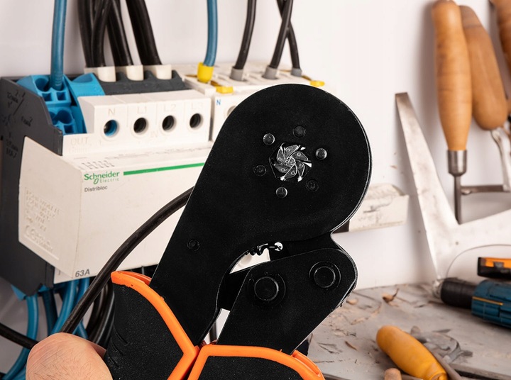 Szczypce do zaciskania końcówek tulejkowych zaciskarka do tulejek