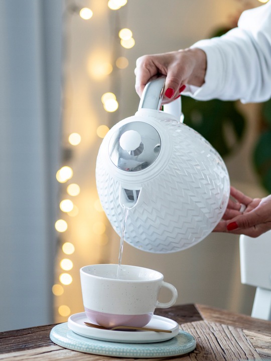 CZAJNIK ELEKTRYCZNY BEZPRZEWODOWY 1,7l C265 ELDOM BIAŁY