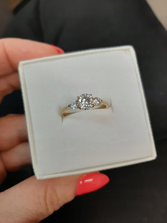 Złoty pierścionek zaręczynowy SAY YES grawer r. 14