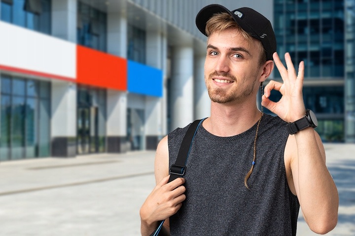 CZARNA CZAPKA Z DASZKIEM Z LATARKĄ USB POCZWÓRNE MOCNE DIODY LED WEBSKI