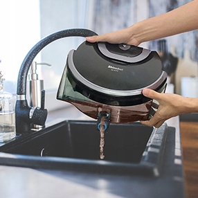 INTELIGENTNY ROBOT MOPUJĄCY Z DWOMA ZBIORNIKAMI NA CZYSTĄ I BRUDNĄ WODĘ