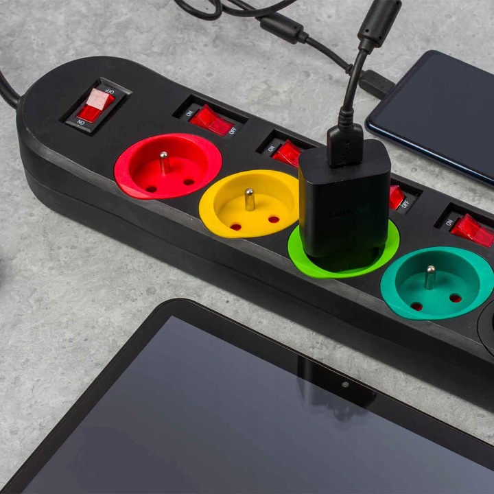 Przedłużacz Listwa Zasilająca Sieciowa 5 Gniazd 230V 3M kolorowy on/of