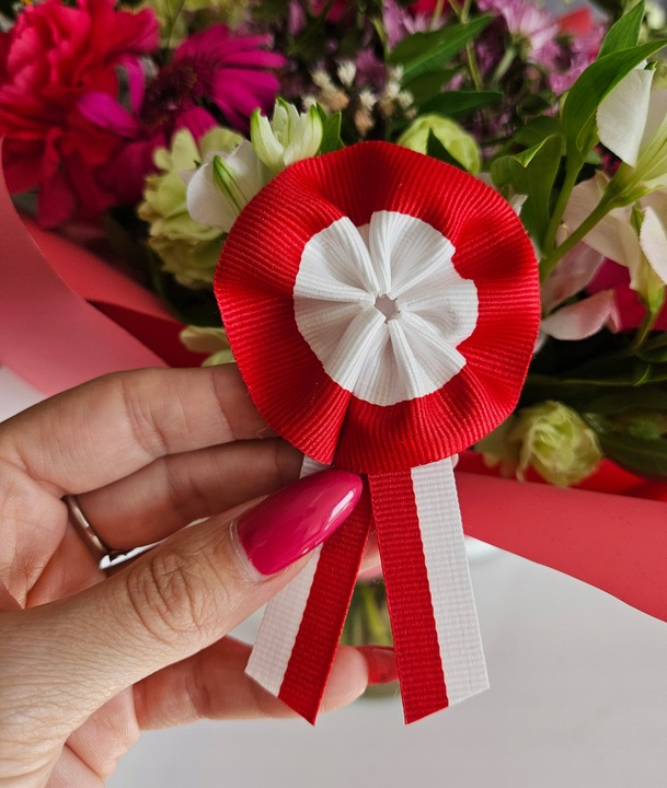 Kotyliony narodowe rozetka 2 patriotyczne 11 listopada przypinki 4 szt