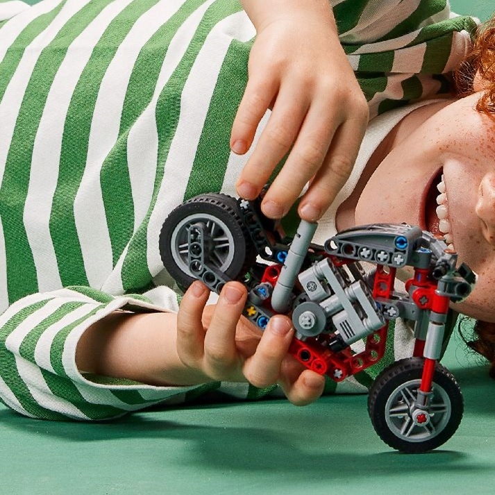 LEGO Technic Motocykl 42132