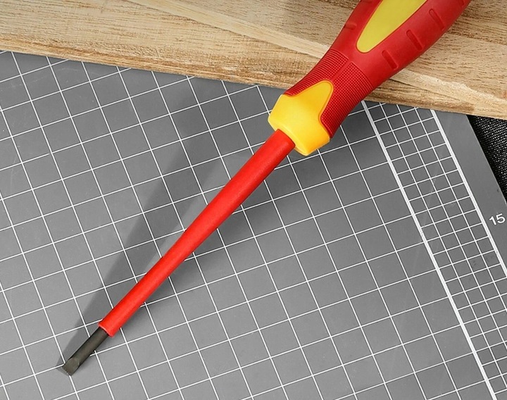 ZESTAW WKRĘTAKÓW WKRĘTAKI ŚRUBOKRĘTY IZOLOWANE DLA ELEKTRYKA 1000V 7