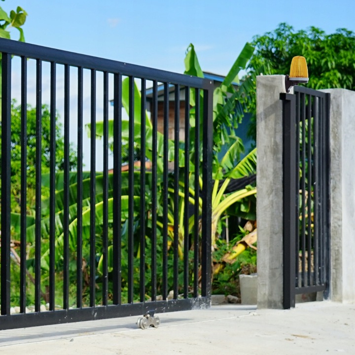 Uniwersalna Lampa sygnalizacyjna LED 12-230V do bramy KOGUT - Antena