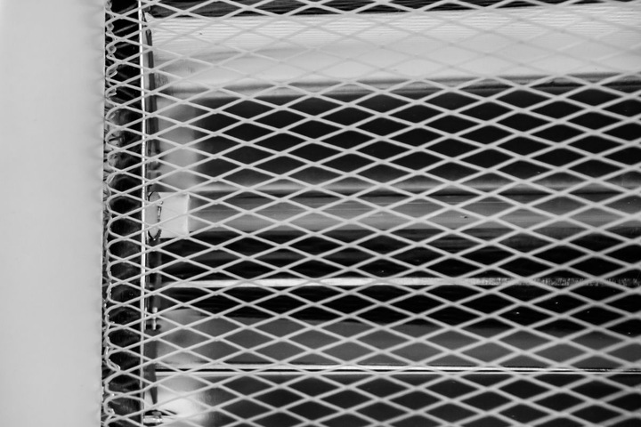 Grzejnik Kwarcowy AD 7709 800W 2 Lampy Ogrzeje Szybko i Skutecznie