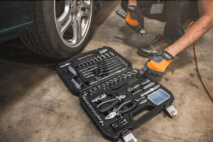 Zestaw Narzędzi NEO TOOLS M4K Garage, 90 el. Klucze Nasadowe Walizka