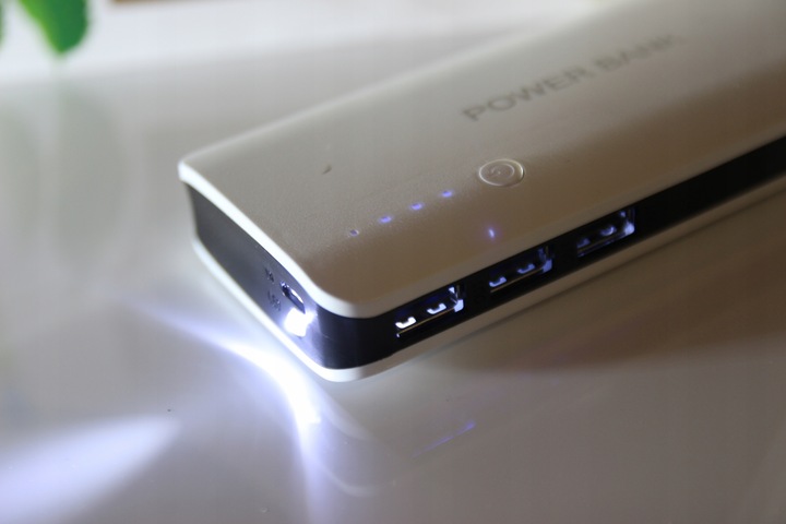 Power bank 50000mAh powerbank Wyświetlacz 3xUSB Latarka KOLORY SOLIDNY