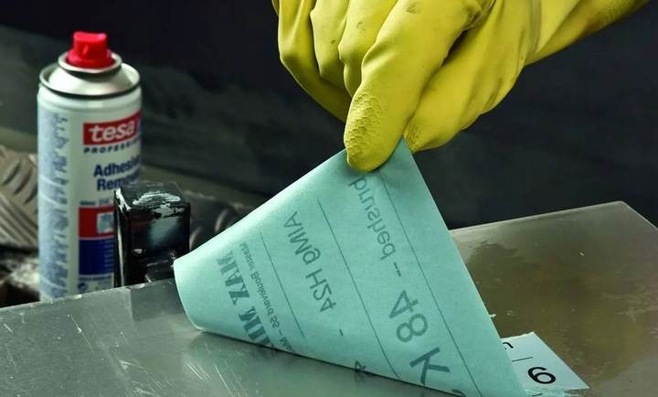 TESA Środek zmywacz w sprayu do usuwania kleju etykiet naklejek taśmy 200ml